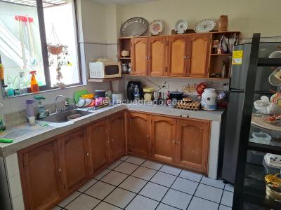 Casa de 3 alcobas en venta en Campo Valdes N2, Medellín, 231 m² · foto 8 de 20