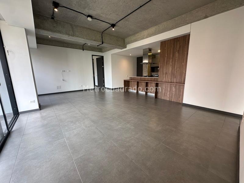 Apartamento Moderno de 2 Alcobas en El Poblado, Los Parra - 2