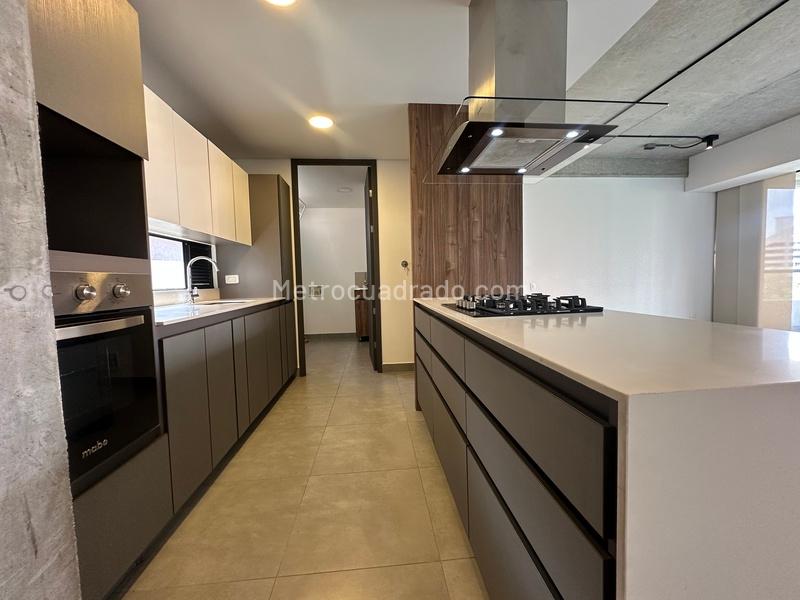 Apartamento Moderno de 2 Alcobas en El Poblado, Los Parra - 5