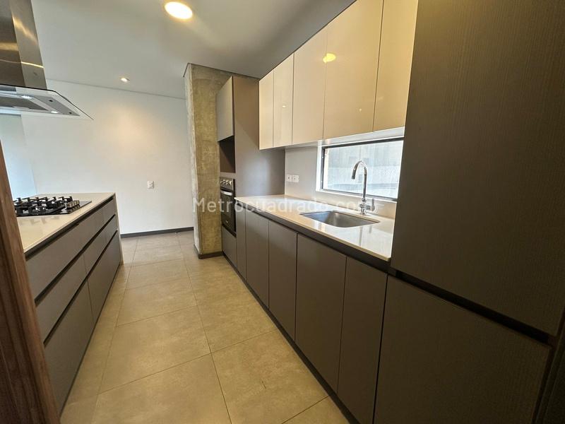 Apartamento Moderno de 2 Alcobas en El Poblado, Los Parra - 6