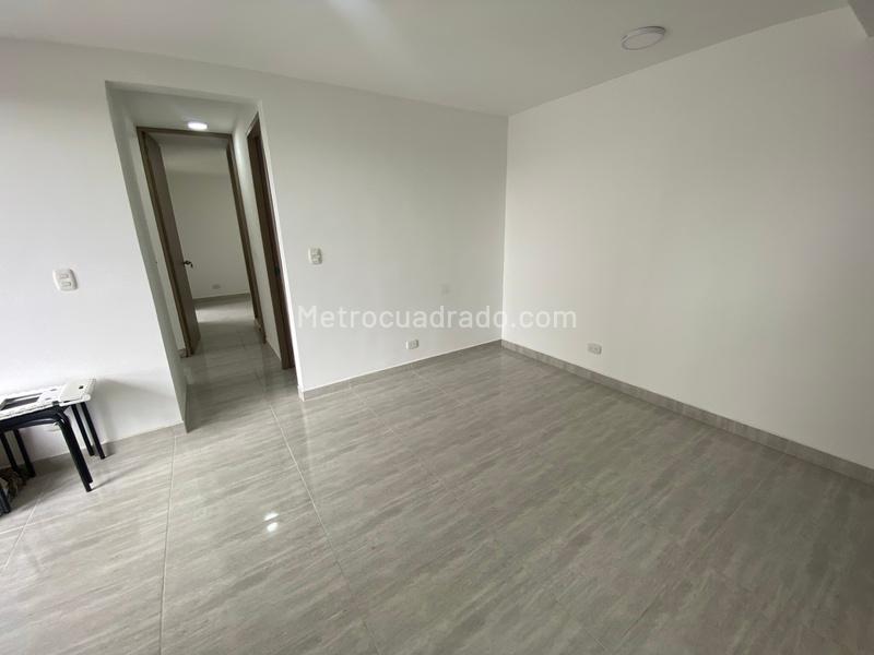 2BR Apartment in Cimarronas (50 m²) - 4