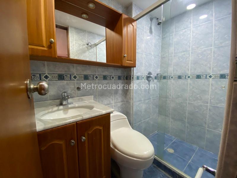 Apartamento de 3 Alcobas con Baño Privado y Parqueadero en Belén Loma de los Bernal - 9