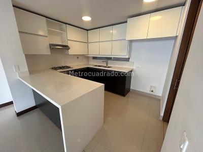 Apartamento de 2 alcobas en arriendo en Los Balsos, Medellín, 110 m² · foto 3 de 15