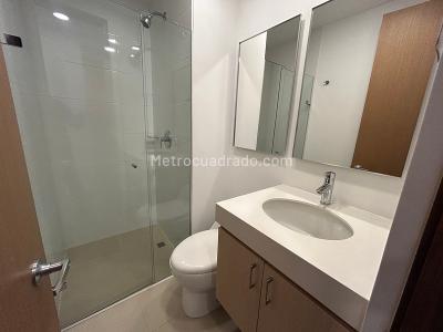 Apartamento de 2 alcobas en arriendo en Los Balsos, Medellín, 110 m² · foto 10 de 15