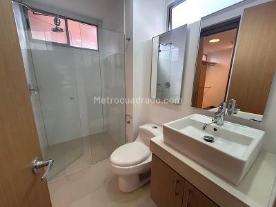 Apartamento de 2 alcobas en arriendo en Los Balsos, Medellín, 110 m² · foto 12 de 15