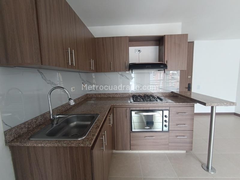 Apartamento en arriendo con 3 habitaciones en Suramérica, Itagüí - 4