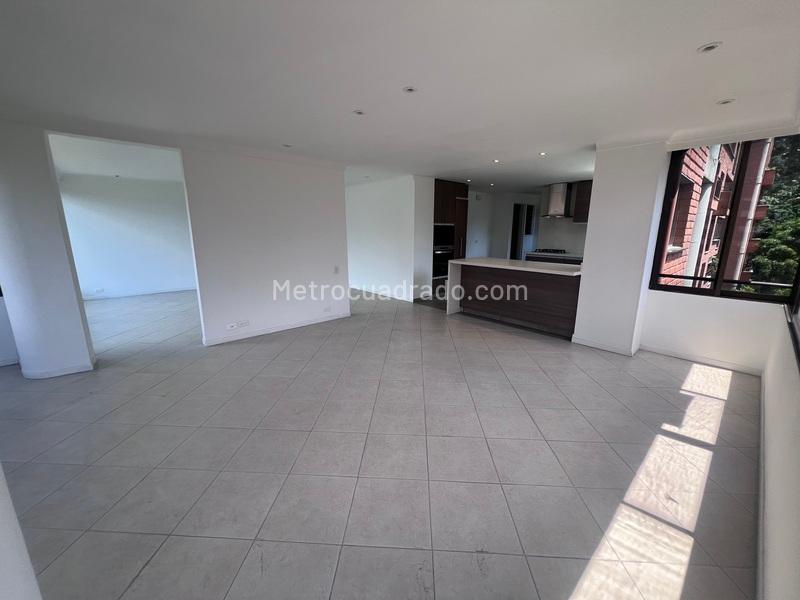 Apartamento en Arriendo de 3 Alcobas en Milla de Oro - 3