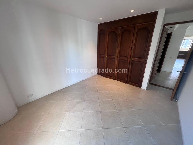 Apartamento en Arriendo de 3 Alcobas en Milla de Oro - 6