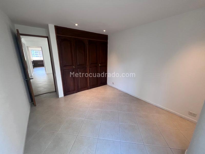 Apartamento en Arriendo de 3 Alcobas en Milla de Oro - 8