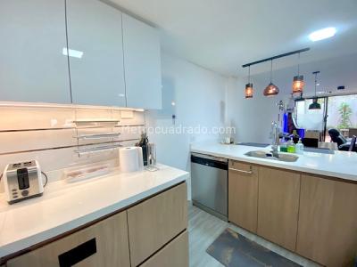 Casa de 3 alcobas en venta en El Tesoro, Medellín, 200 m² · foto 10 de 20