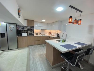 Casa de 3 alcobas en venta en El Tesoro, Medellín, 200 m² · foto 11 de 20