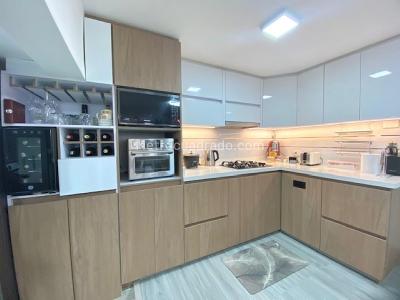 Casa de 3 alcobas en venta en El Tesoro, Medellín, 200 m² · foto 12 de 20
