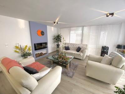 Casa de 3 alcobas en venta en El Tesoro, Medellín, 200 m² · foto 2 de 20