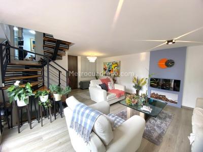 Casa de 3 alcobas en venta en El Tesoro, Medellín, 200 m² · foto 3 de 20