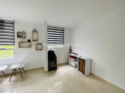 Apartamento en venta en San Antonio De Prado, Medellín · foto 2 de 18