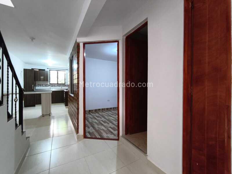 4BR Apartment in Otro (90 m²)