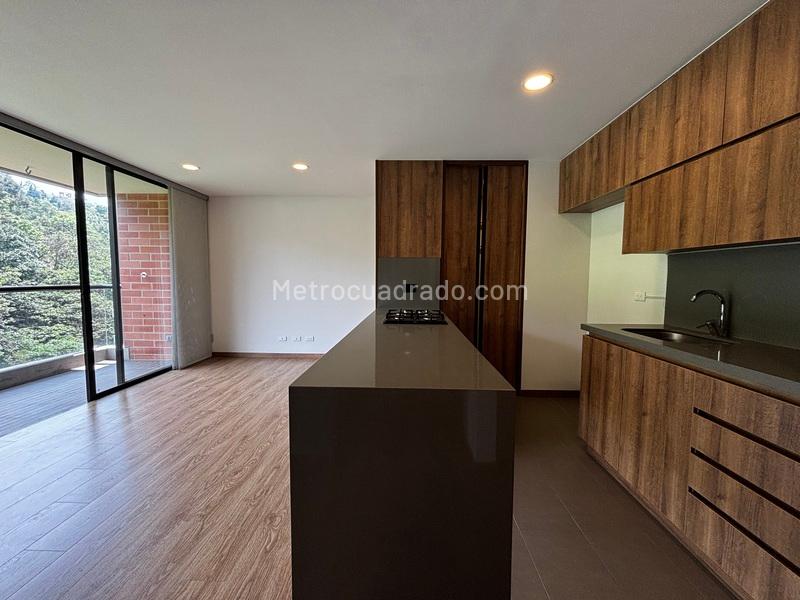 2BR Apartment in El Trianon (70 m²) - 2