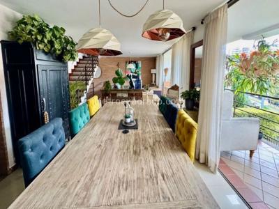Casa de 5 alcobas en venta en Otraparte, Envigado, 258 m² · foto 4 de 13
