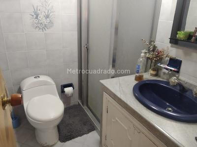 Apartamento de 3 alcobas en venta en Laureles, Medellín, 125 m² · foto 12 de 18