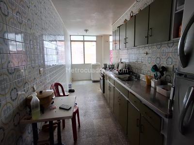 Apartamento de 4 alcobas en venta en Laureles, Medellín, 170 m² · foto 3 de 10