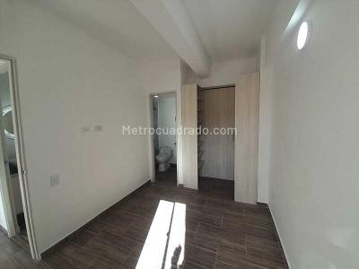 Apartamento de 2 alcobas en venta en Otro, Rionegro, 56 m² · foto 4 de 9