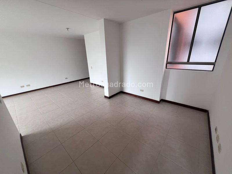 3BR Apartment in El Tesoro (99 m²)