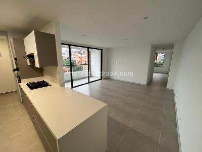 Apartamento de 3 alcobas en arriendo en Castropol, Medellín, 105 m² · foto 2 de 8