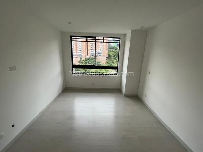 Apartamento de 3 alcobas en arriendo en Castropol, Medellín, 105 m² · foto 3 de 8