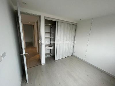 Apartamento de 3 alcobas en arriendo en Castropol, Medellín, 105 m² · foto 5 de 8