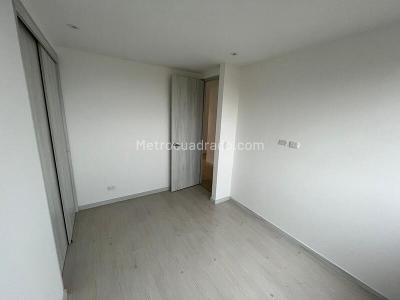 Apartamento de 3 alcobas en arriendo en Castropol, Medellín, 105 m² · foto 7 de 8