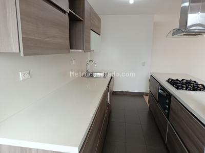 Apartamento de 2 alcobas en arriendo en Loma Del Esmeraldal, Envigado, 90 m² · foto 3 de 20