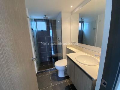 Apartamento de 3 alcobas en arriendo en Loma De Los Bernal, Medellín, 103 m² · foto 11 de 16