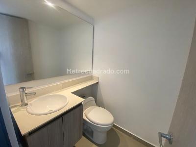 Apartamento de 3 alcobas en arriendo en Loma De Los Bernal, Medellín, 103 m² · foto 13 de 16