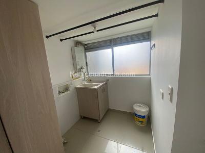 Apartamento de 3 alcobas en arriendo en Loma De Los Bernal, Medellín, 103 m² · foto 15 de 16