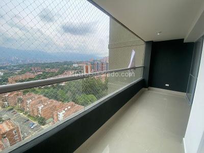 Apartamento de 3 alcobas en arriendo en Loma De Los Bernal, Medellín, 103 m² · foto 16 de 16