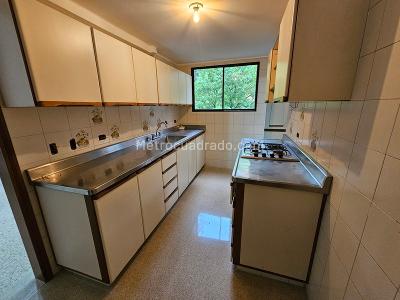 Apartamento de 3 alcobas en arriendo en El Poblado, Medellín, 140 m² · foto 5 de 20