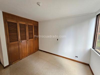 Apartamento de 3 alcobas en arriendo en El Poblado, Medellín, 140 m² · foto 7 de 20