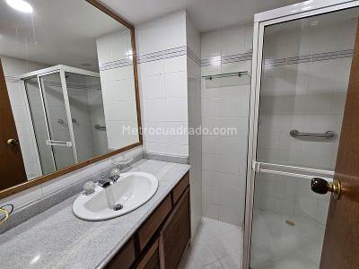 Apartamento de 3 alcobas en arriendo en El Poblado, Medellín, 140 m² · foto 14 de 20