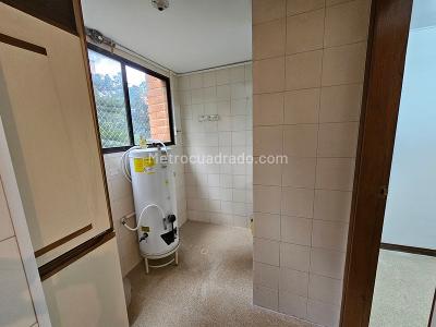 Apartamento de 3 alcobas en arriendo en El Poblado, Medellín, 140 m² · foto 18 de 20