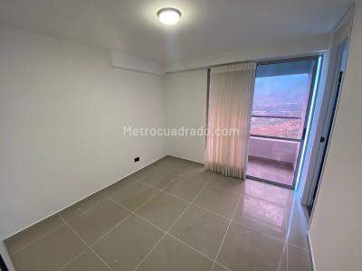 Apartamento de 3 alcobas en arriendo en Loma De Los Bernal, Medellín, 103 m² · foto 10 de 15