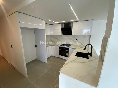 Apartamento de 3 alcobas en arriendo en Loma De Los Bernal, Medellín, 103 m² · foto 3 de 15