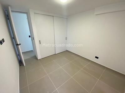 Apartamento de 3 alcobas en arriendo en Loma De Los Bernal, Medellín, 103 m² · foto 5 de 15