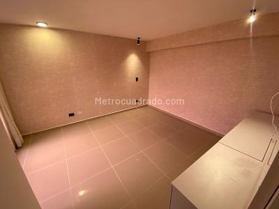 Apartamento de 3 alcobas en arriendo en Loma De Los Bernal, Medellín, 103 m² · foto 9 de 15