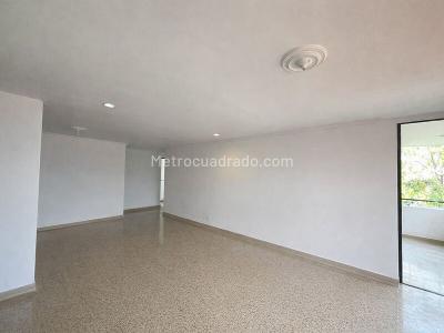 Apartamento de 3 alcobas en arriendo en El Poblado, Medellín, 136 m² · foto 2 de 20