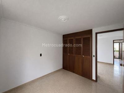Apartamento de 3 alcobas en arriendo en El Poblado, Medellín, 136 m² · foto 14 de 20