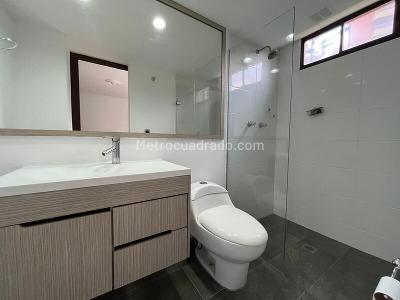 Apartamento de 3 alcobas en arriendo en El Poblado, Medellín, 136 m² · foto 20 de 20