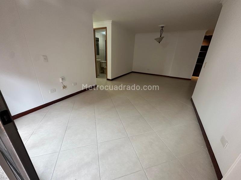 4BR Apartment in Jardines (120 m²)