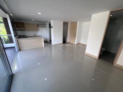 Apartamento de 3 alcobas en arriendo en Loma Del Indio, Medellín, 87 m² · foto 2 de 13