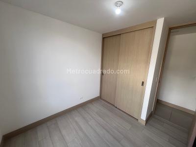 Apartamento de 3 alcobas en arriendo en Loma Del Indio, Medellín, 87 m² · foto 9 de 13