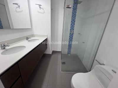 Apartamento de 3 alcobas en arriendo en Loma Del Indio, Medellín, 87 m² · foto 12 de 13